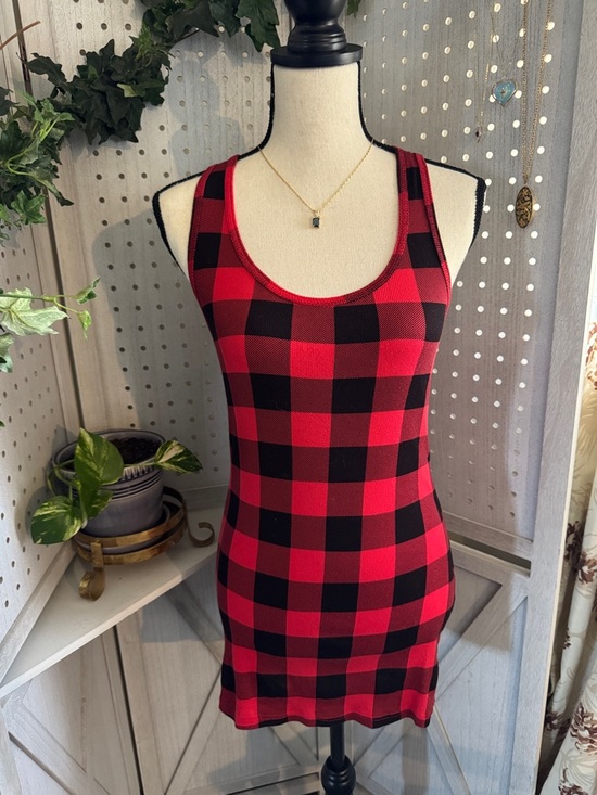 No Boundaries Tops - FREE BUNDLE ITEM✨ No Boundaries Red Ribbed Tank Top